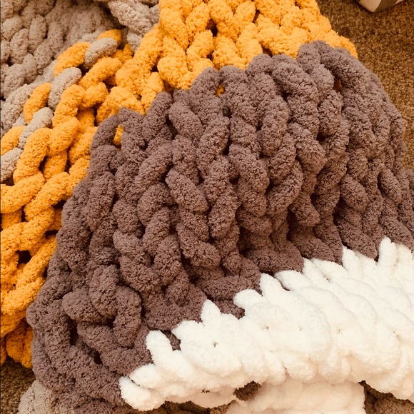 Chunky knit blanket - Picture 2 of 4